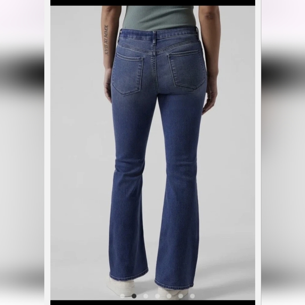 Athleta Sculptek Flare Jeans In True Blue Classic - Picture 2 of 10